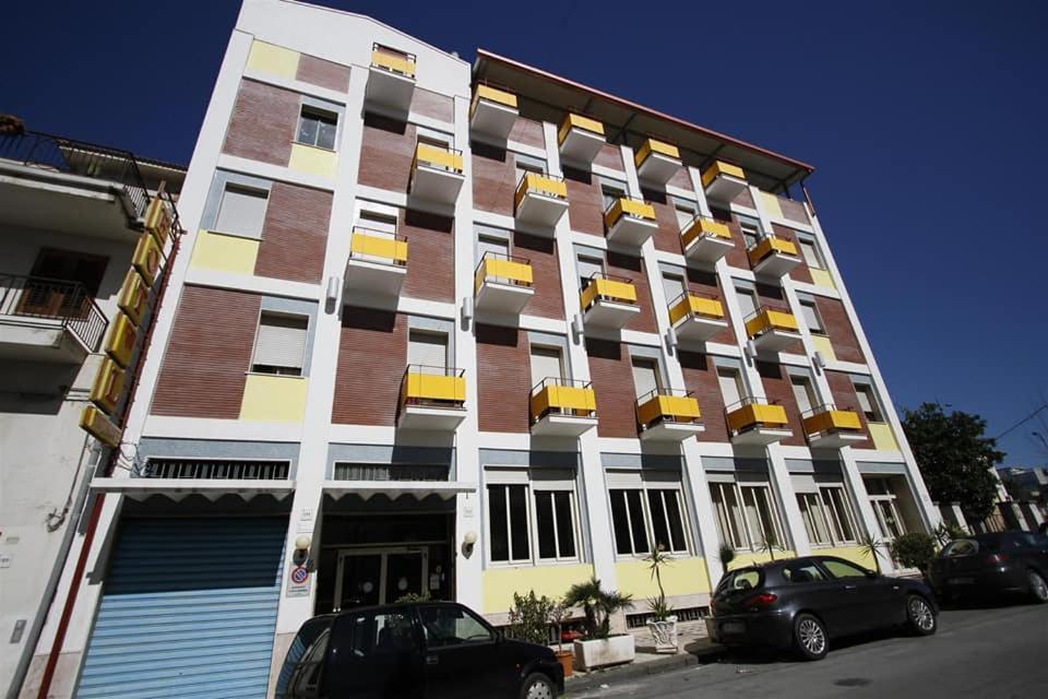 George Hotel Barcellona Pozzo di Gotto Exterior foto