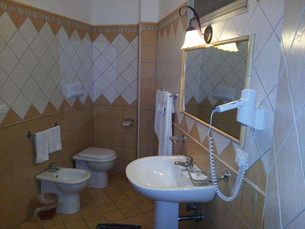 George Hotel Barcellona Pozzo di Gotto Quarto foto