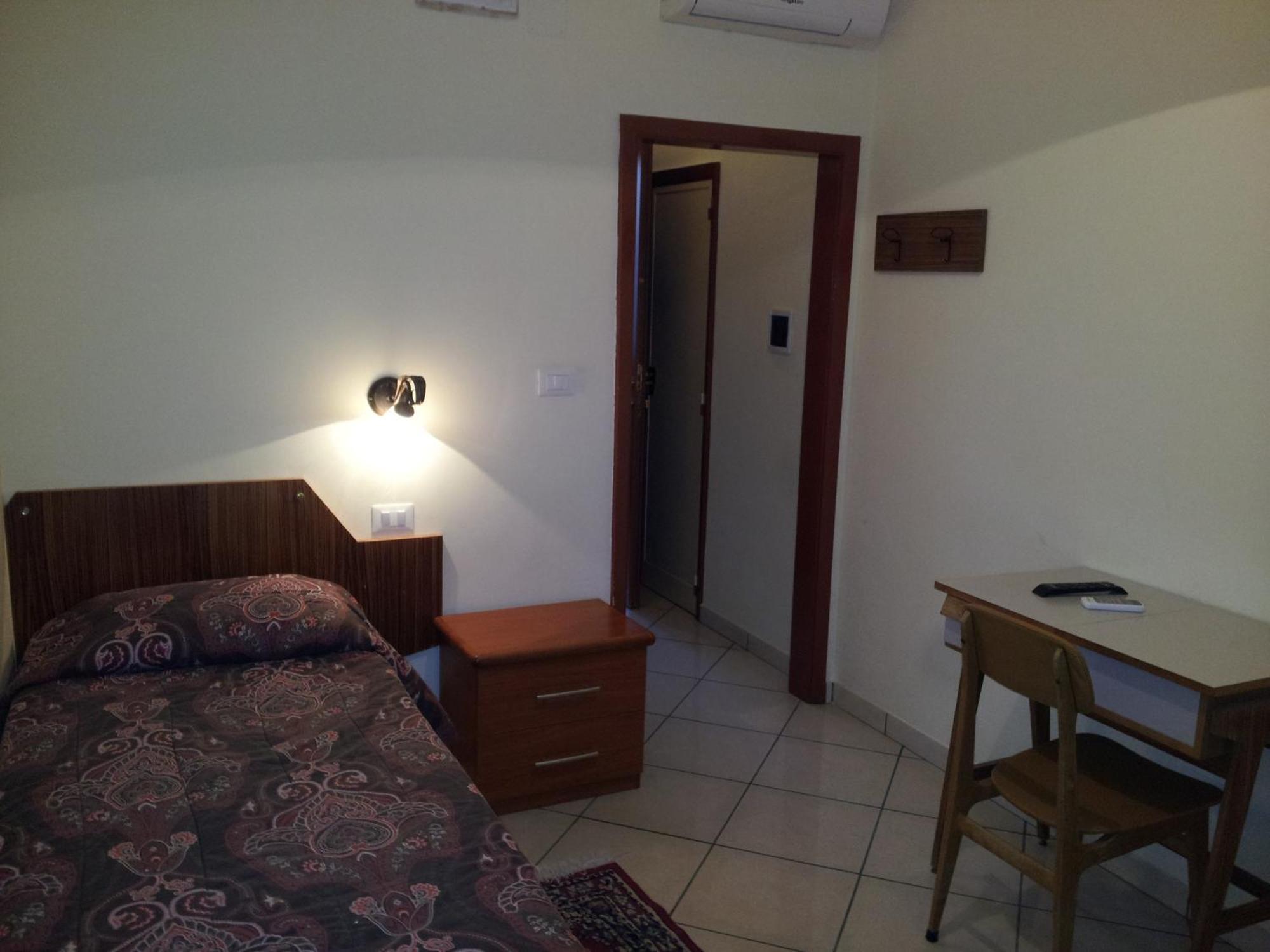 George Hotel Barcellona Pozzo di Gotto Quarto foto