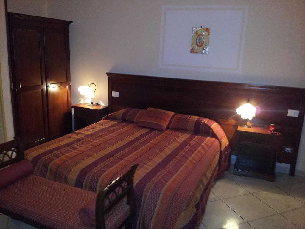 George Hotel Barcellona Pozzo di Gotto Quarto foto