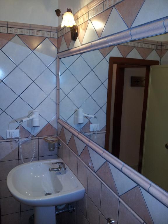 George Hotel Barcellona Pozzo di Gotto Quarto foto