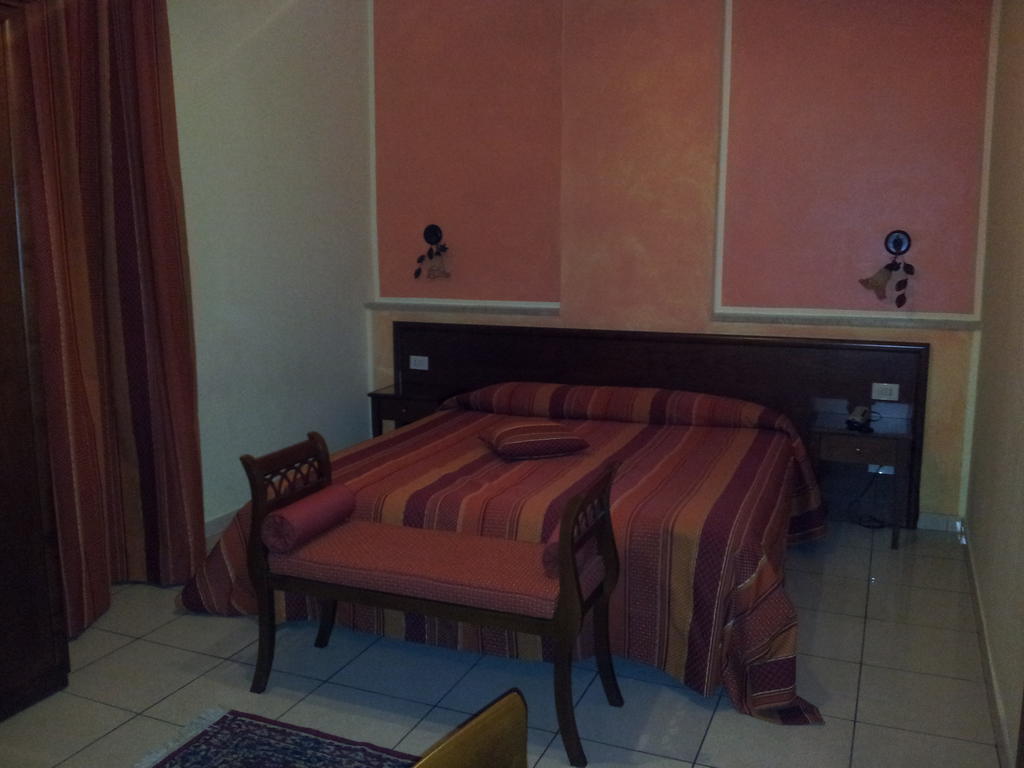 George Hotel Barcellona Pozzo di Gotto Quarto foto